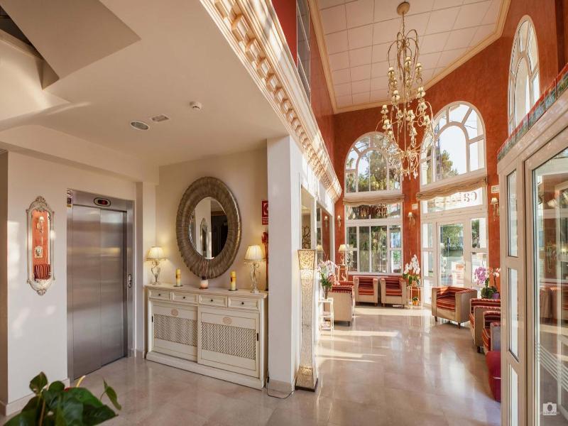 Hotel Versalles image