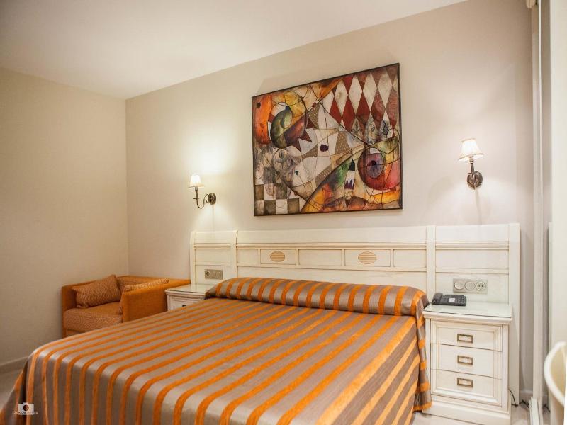 Hotel Versalles image