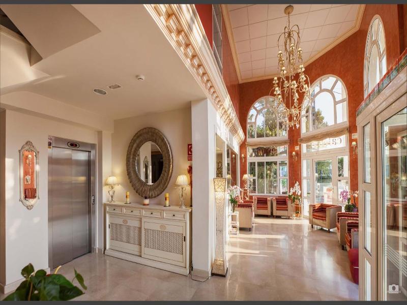 Hotel Versalles image