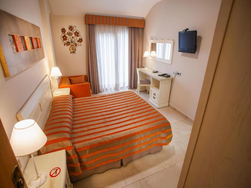 Hotel Versalles image