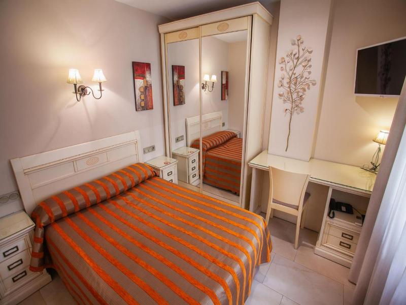 Hotel Versalles image