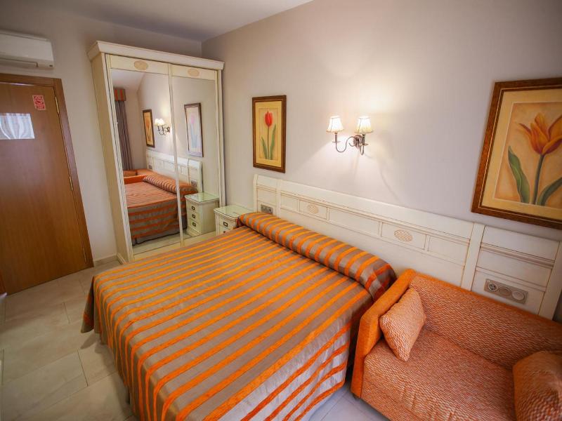 Hotel Versalles image