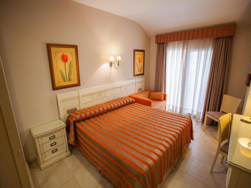 Hotel Versalles image
