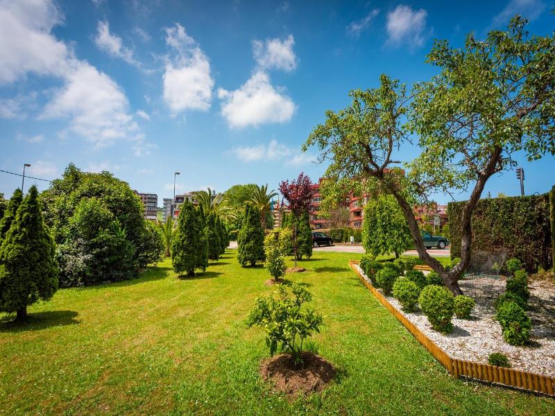 Hotel Castillo De Gauzón image