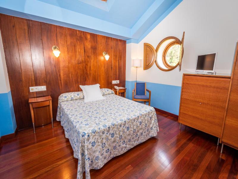 Hotel Castillo De Gauzón image