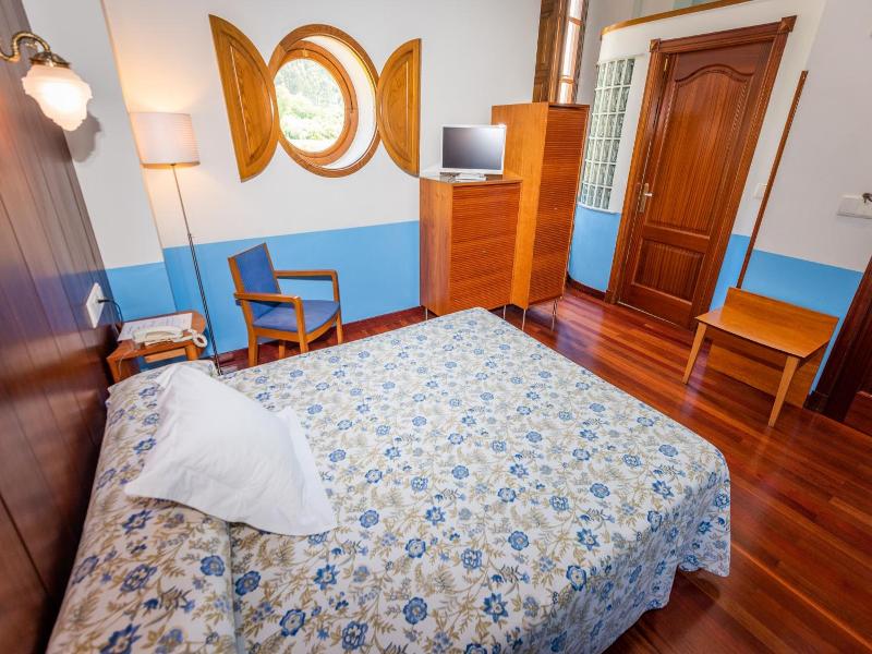 Hotel Castillo De Gauzón image