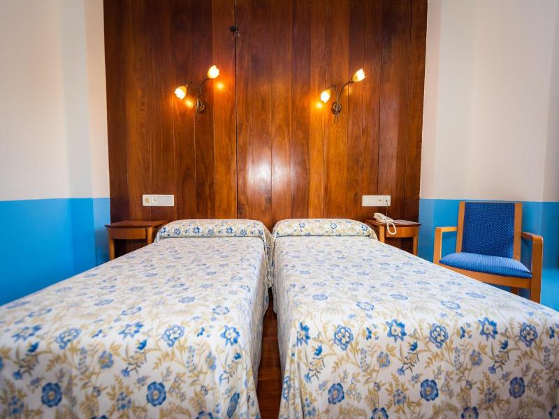 Hotel Castillo De Gauzón image