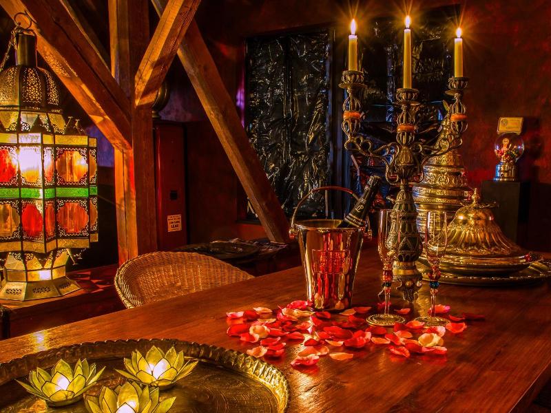 Bijou Hotel / Love And Romance image