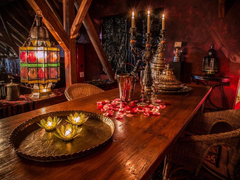 Bijou Hotel / Love And Romance image