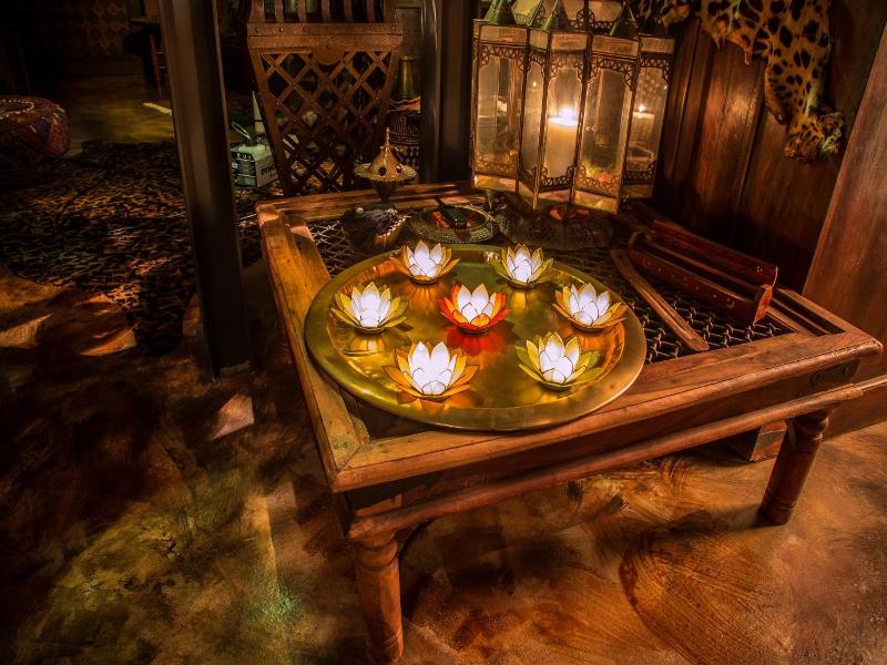 Bijou Hotel / Love And Romance image