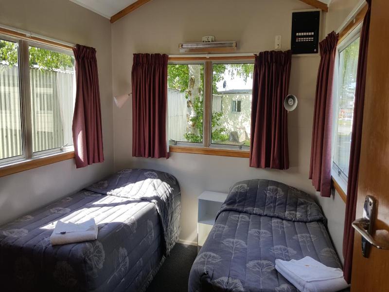 "high Country Lodge, Motels & Backpackers"