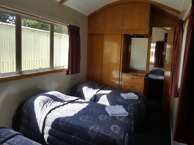"high Country Lodge, Motels & Backpackers"