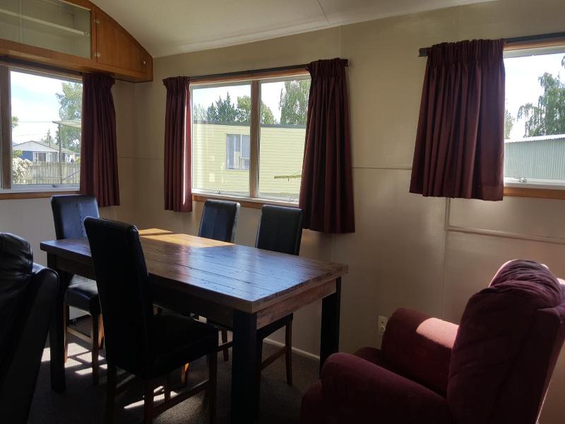 "high Country Lodge, Motels & Backpackers"