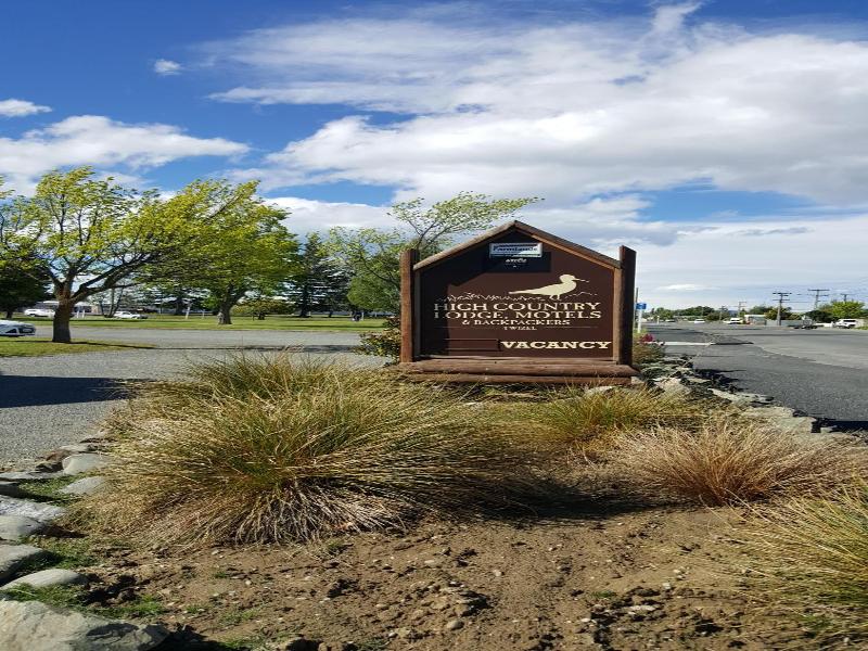 "high Country Lodge, Motels & Backpackers"