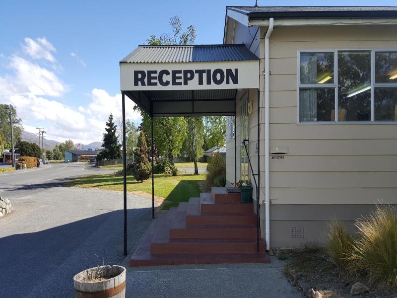 "high Country Lodge, Motels & Backpackers"