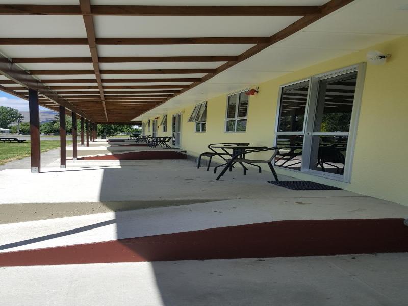 "high Country Lodge, Motels & Backpackers"