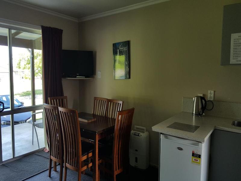 "high Country Lodge, Motels & Backpackers"