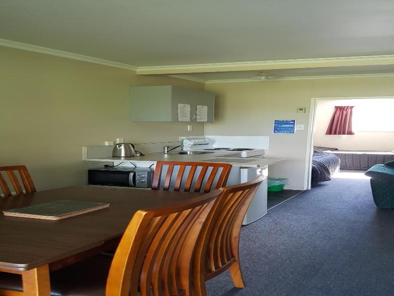 "high Country Lodge, Motels & Backpackers"