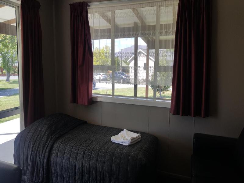 "high Country Lodge, Motels & Backpackers"