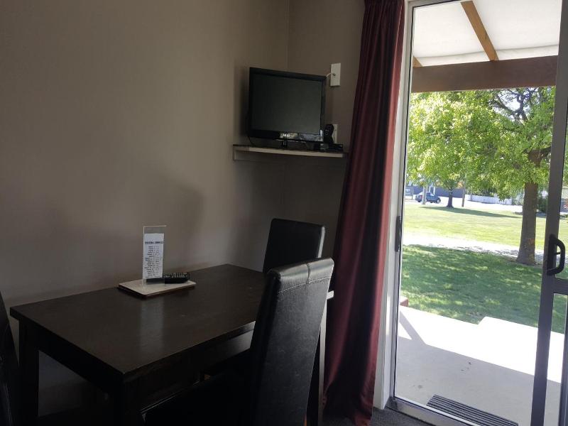"high Country Lodge, Motels & Backpackers"