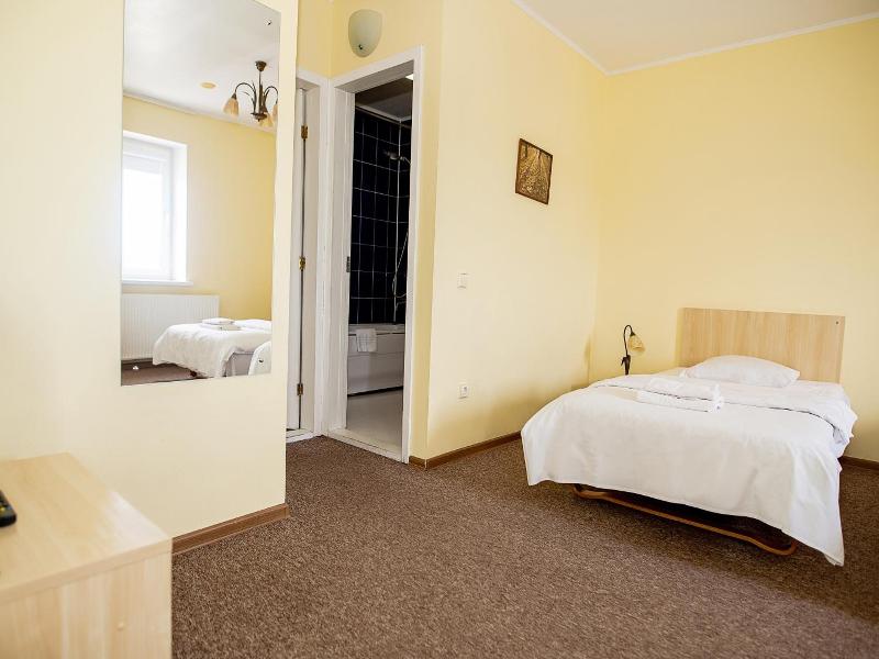 Hotel Tomas image