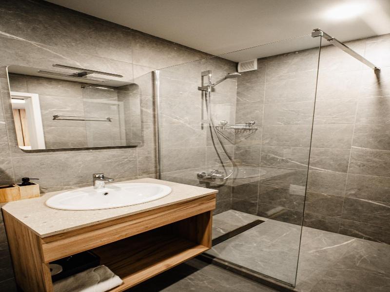 Hotel Tomas image