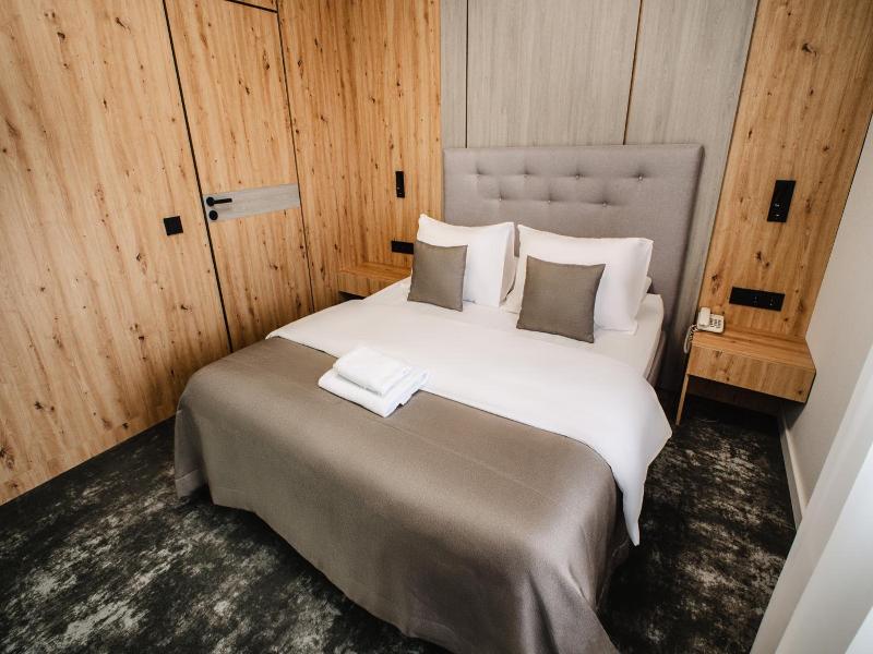 Hotel Tomas image