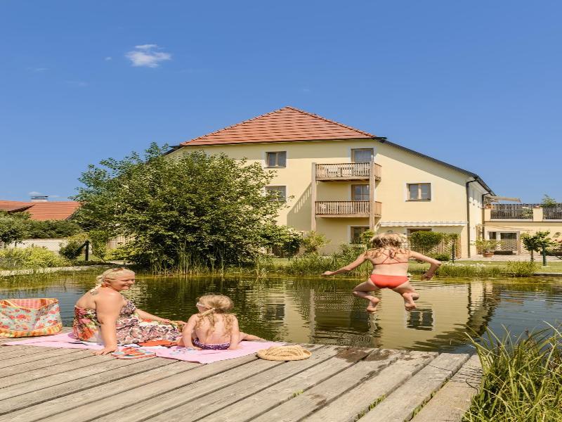 Ad Vineas Gästehaus Nikolaihof-hotel Garni image