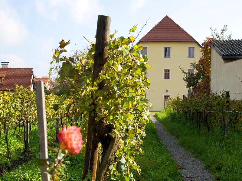 Ad Vineas Gästehaus Nikolaihof-hotel Garni image