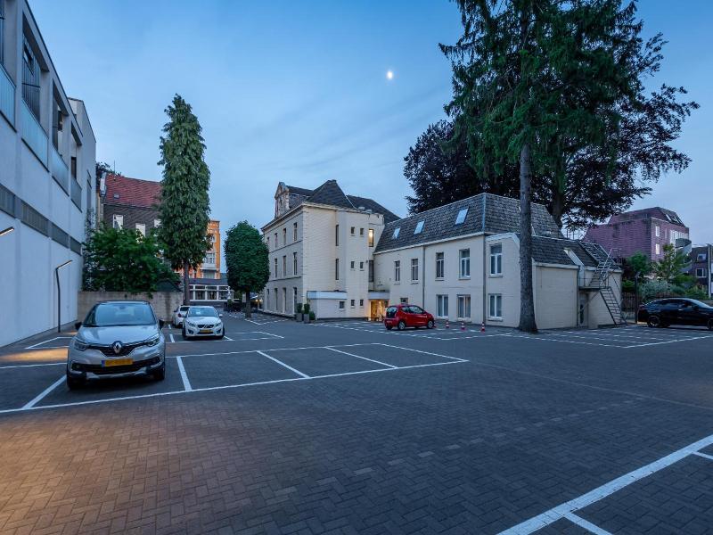 Atlas Hotel image