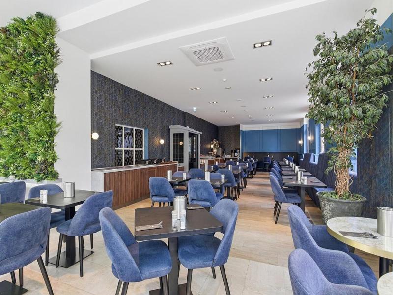 Atlas Hotel image