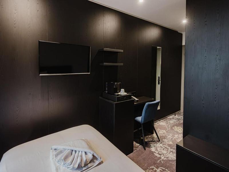 Atlas Hotel image