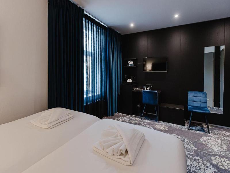 Atlas Hotel image