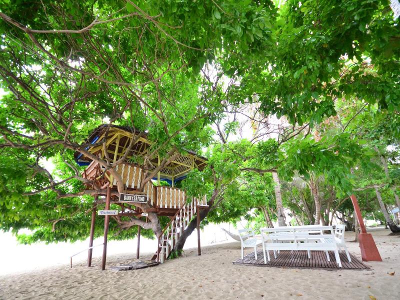 Arena Island Resort