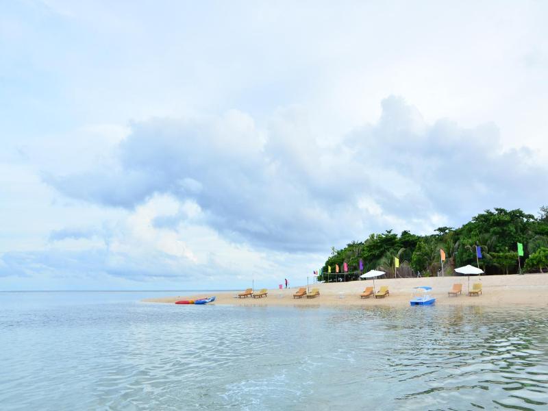 Arena Island Resort