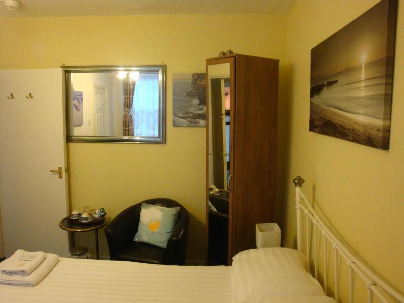 Spencer Court image