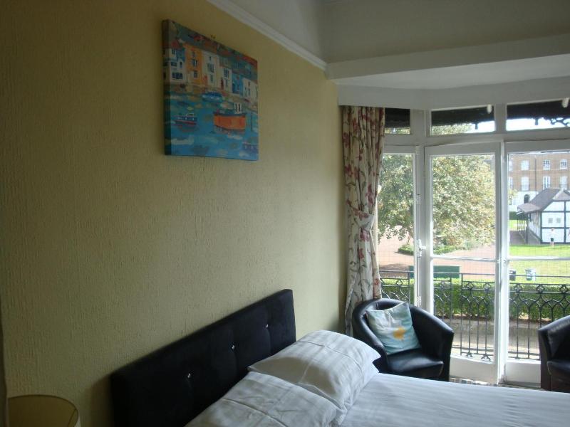 Spencer Court image