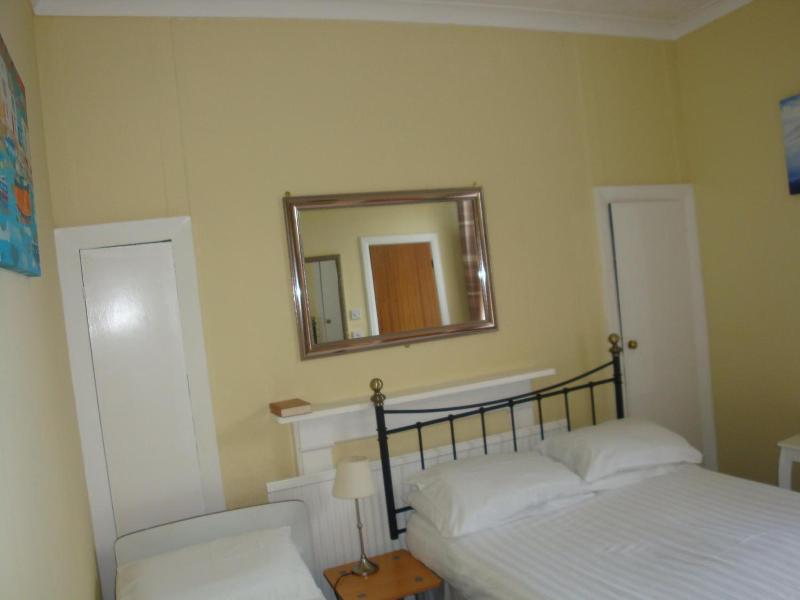 Spencer Court image