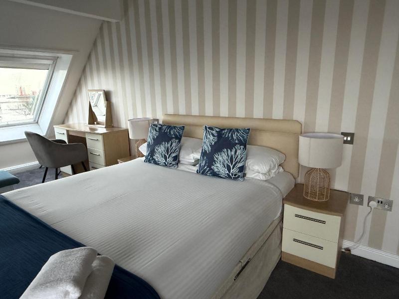 Boathouse Hotel image