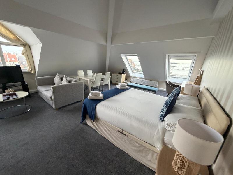 Boathouse Hotel image