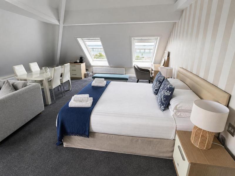 Boathouse Hotel image