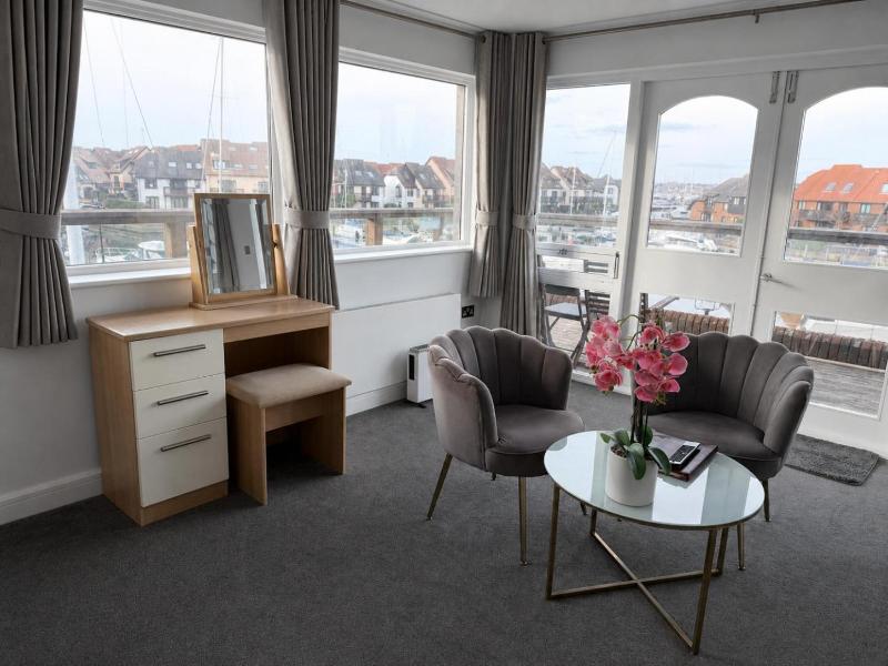 Boathouse Hotel image