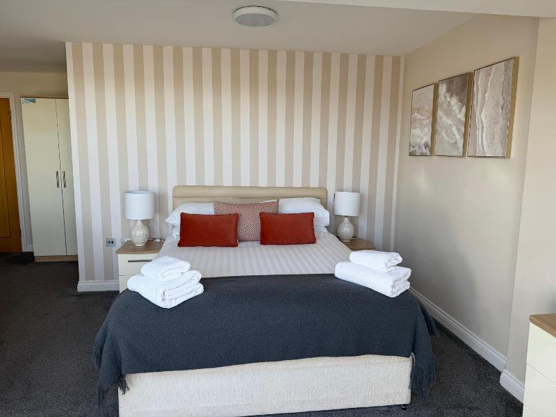 Boathouse Hotel image