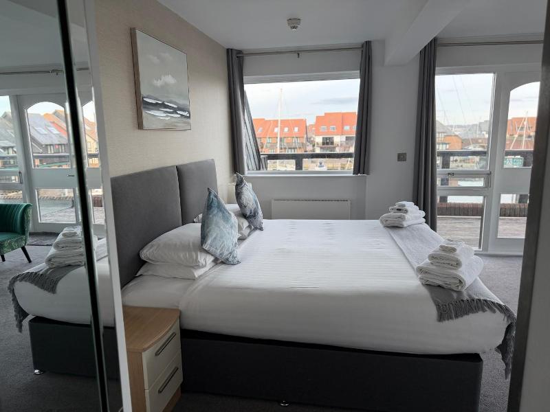 Boathouse Hotel image