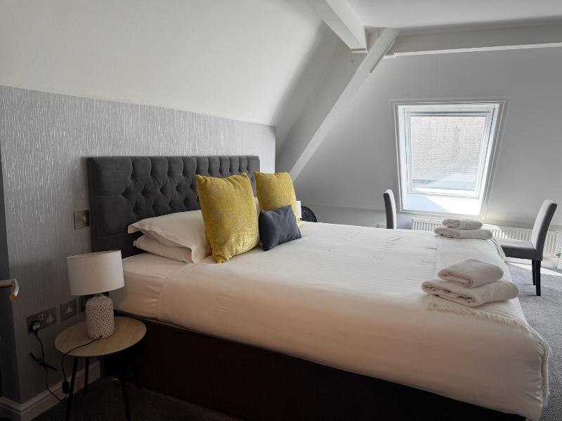 Boathouse Hotel image