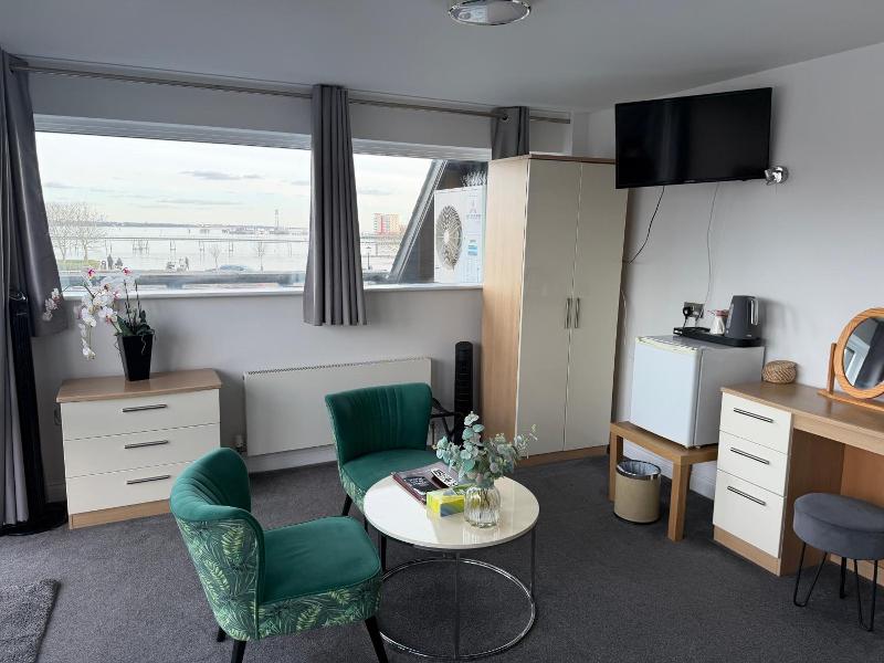 Boathouse Hotel image