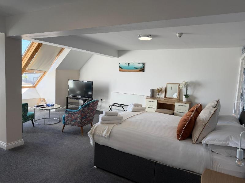 Boathouse Hotel image