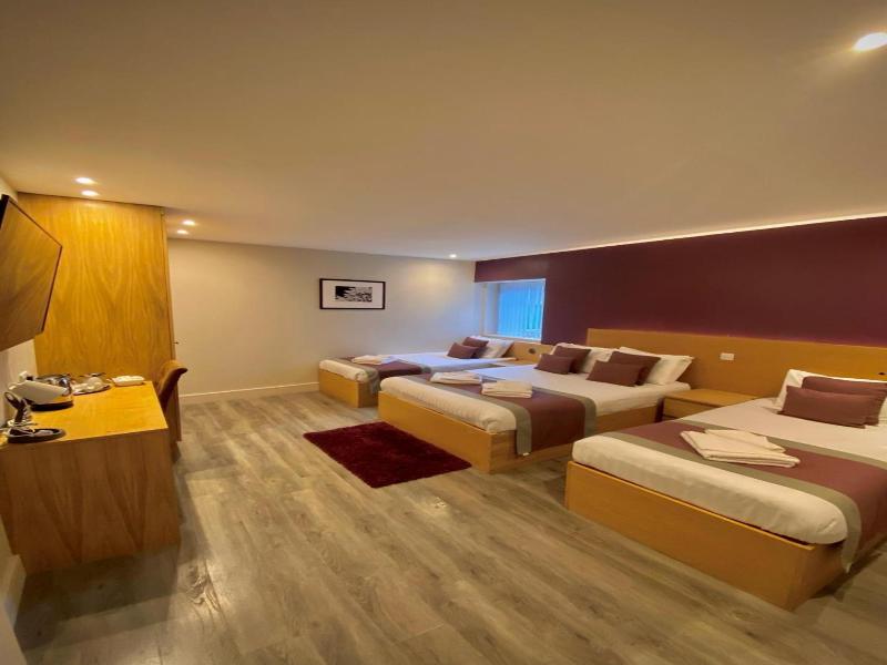 Holtwhites Hotel image