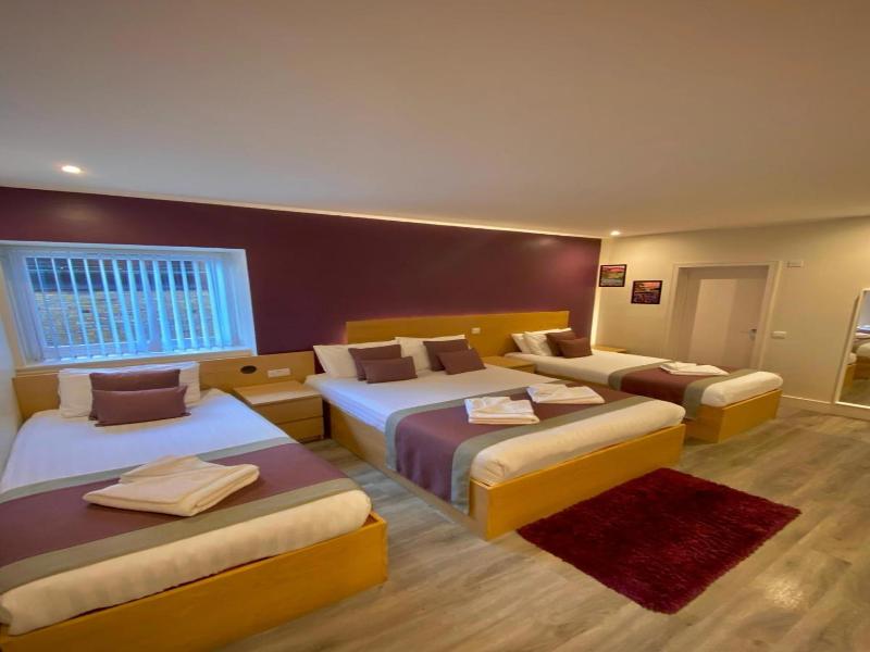 Holtwhites Hotel image
