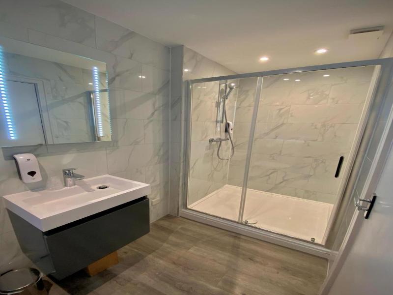 Holtwhites Hotel image